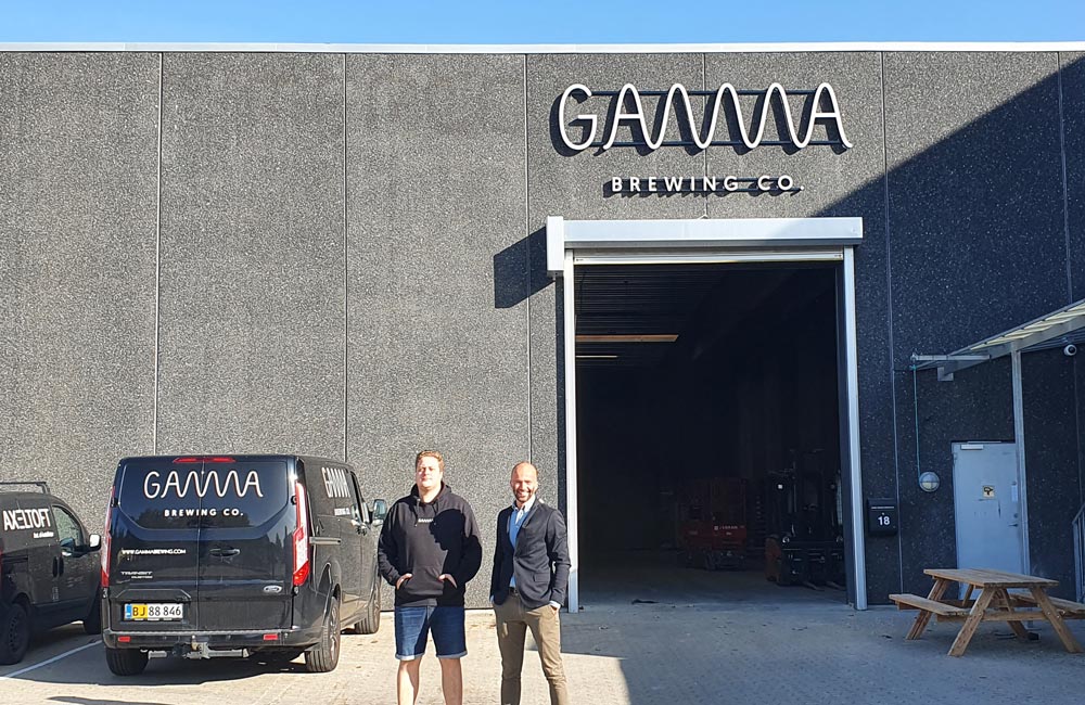 Gamma Brewing Co's facadeskilt i dagslys - Nonbye